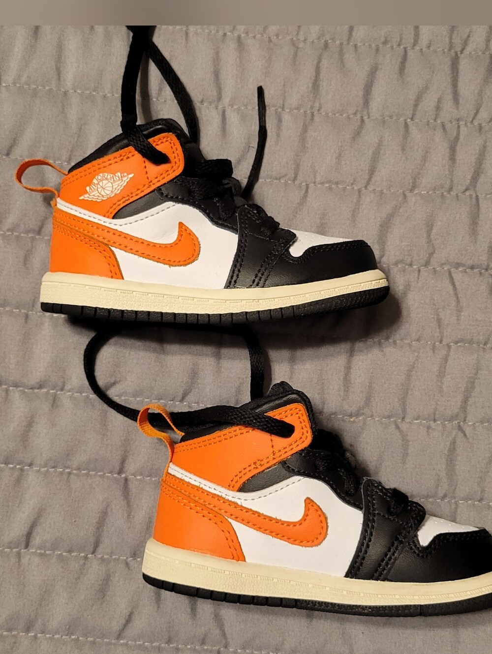 Like New Nike Air Jordan 1 Mid Starfish Orange Black Sz 6C Toddler DQ8425-801